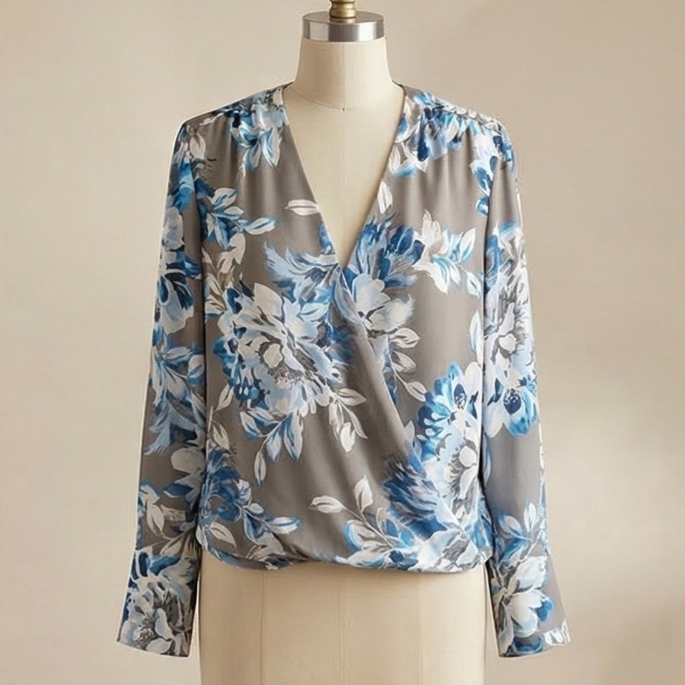 Chicos 0 Floral Surplice Faux Wrap Blouse Gray Blue Long Sleeve VNeck Top Small